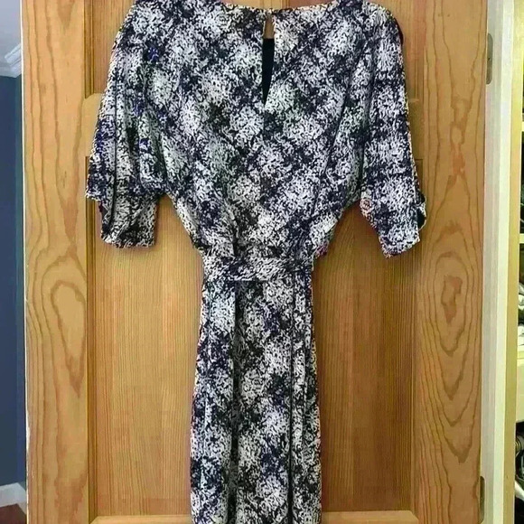 Beautiful Jessica Simpson Purple, Blue, Gray & White Pattern Cold Shoulder Dress - Picture 6 of 6